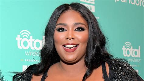 lizzo nackt|Lizzo shares totally naked photo in new Instagram post